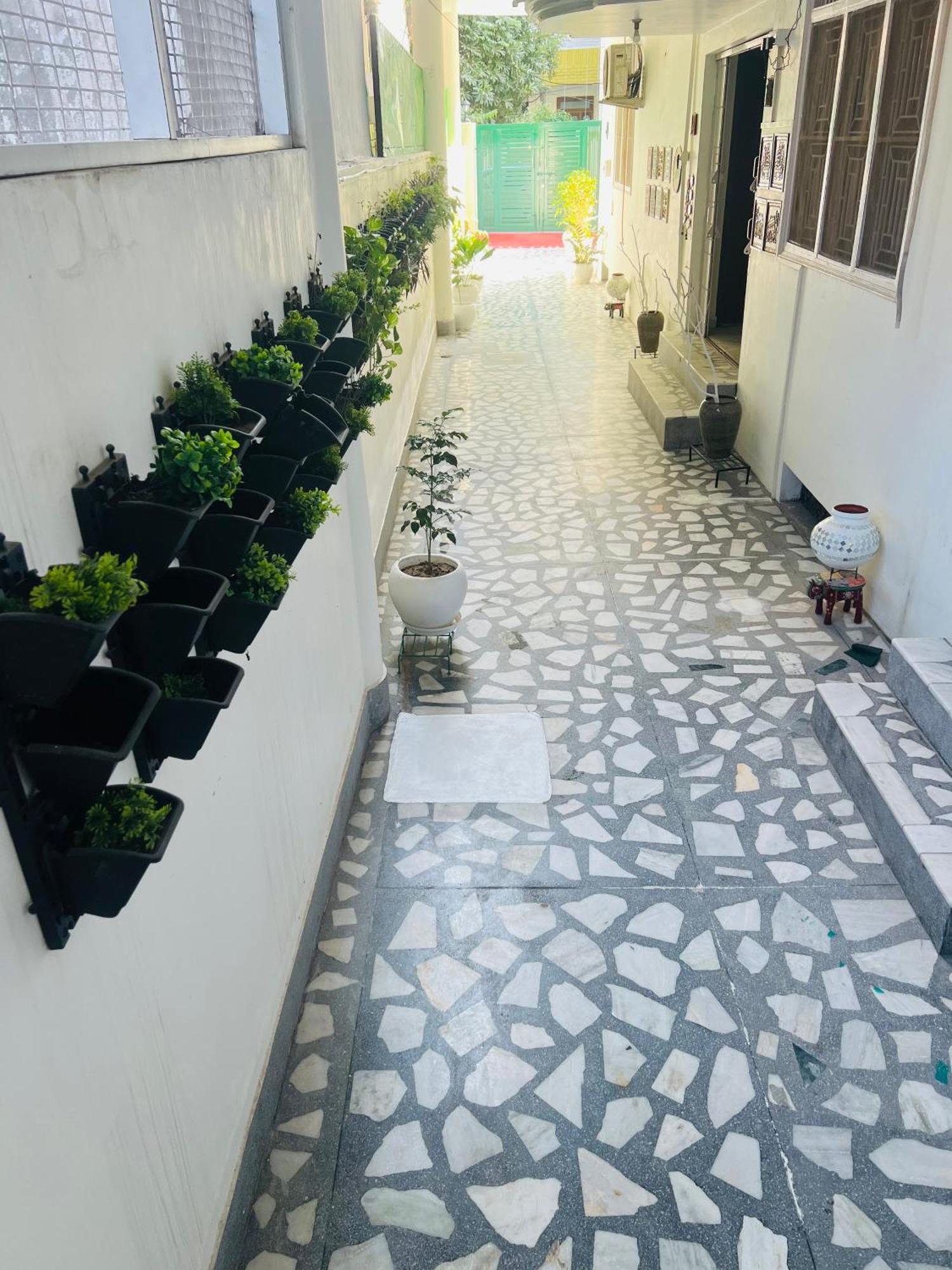 The Nandi International Boutique Homestay 瓦拉纳西 外观 照片